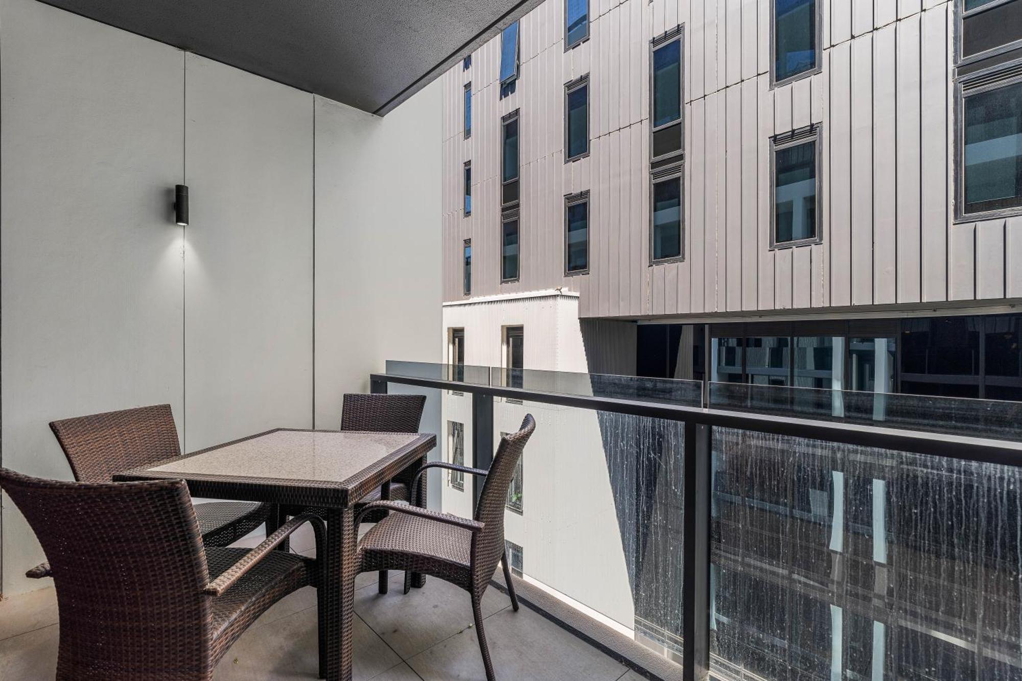 The Eminence Apartments By Cllix Melbourne Eksteriør bilde